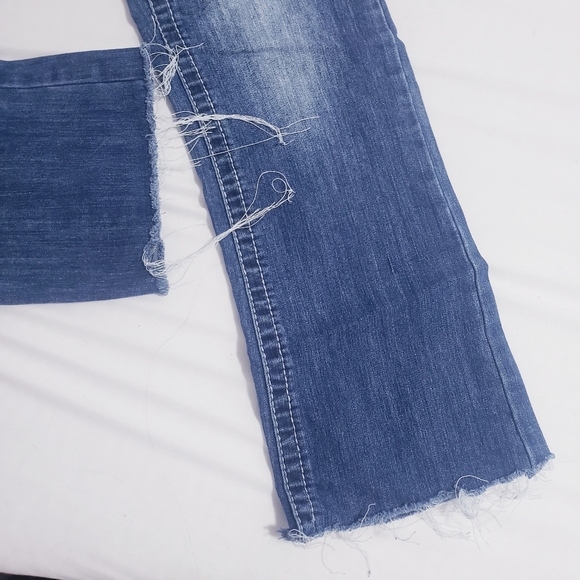 Ariya Jeans Straight Leg/ Flare Low Waisted Denim Jeans - Picture 4 of 14